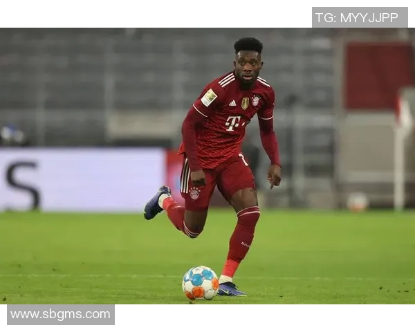 足球球星穿着7号球衣展现独特风采瞬间集锦